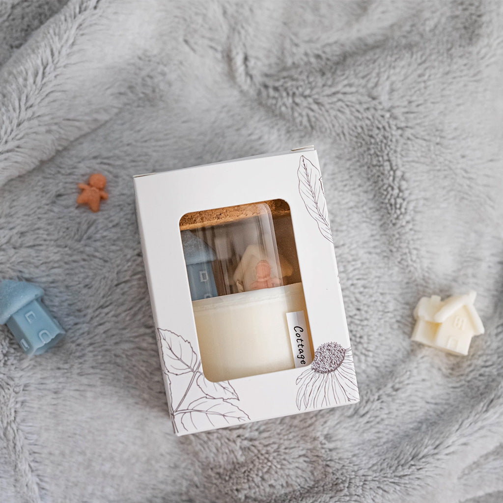 ZOETSTUDIO Cottage in the Snow Candle