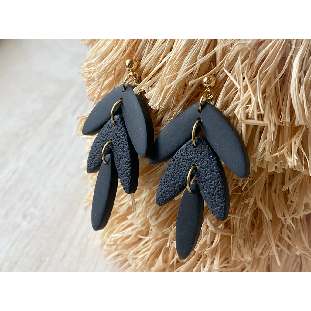 Agaveh Girl Whisper Earrings Ebony